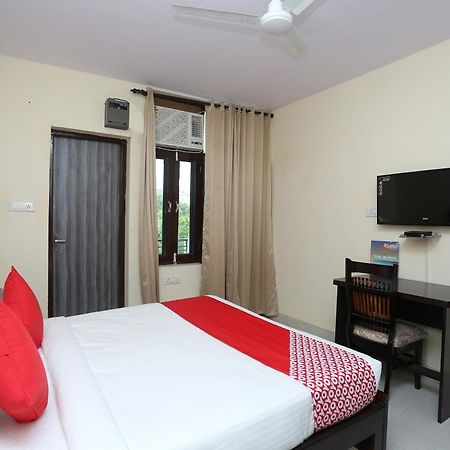 Hotel O Awesome Villa Near Appu Ghar Ґурґаон Екстер'єр фото