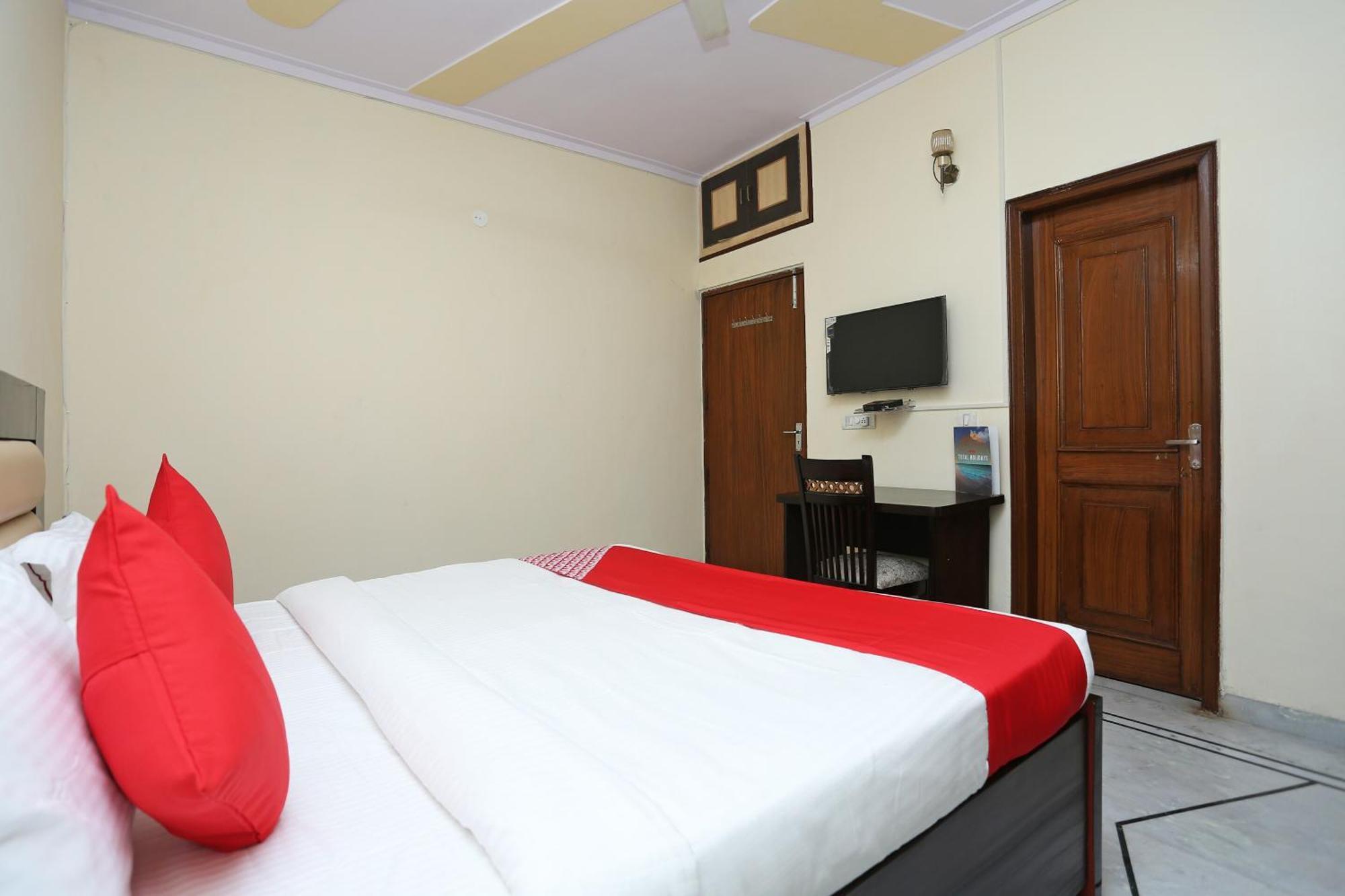 Hotel O Awesome Villa Near Appu Ghar Ґурґаон Екстер'єр фото